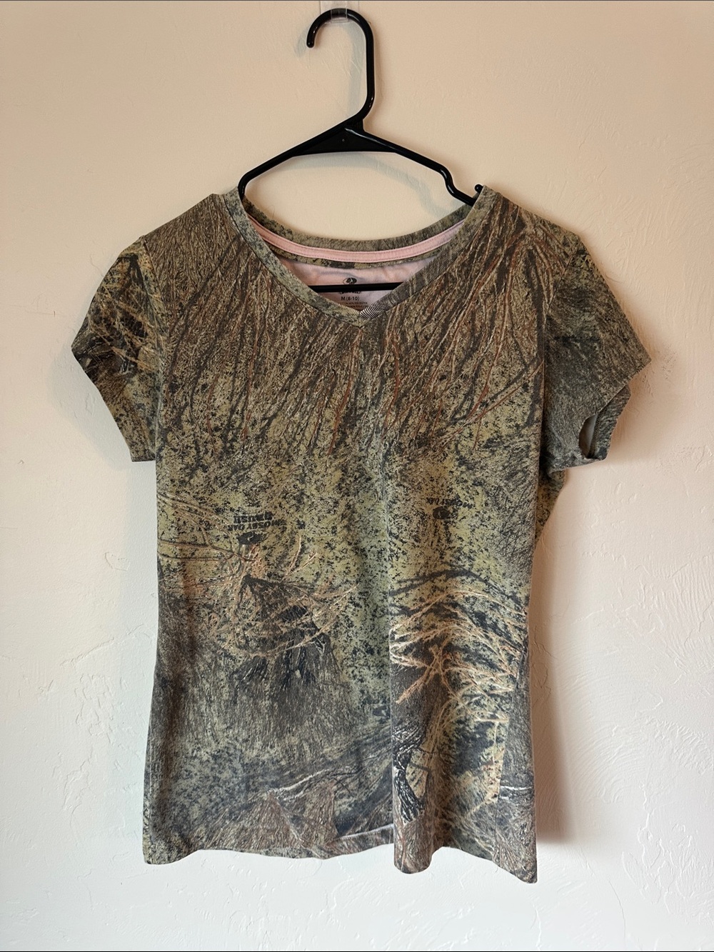 Mossy Oak Women's Short-Sleeve V-Neck Camo Brush Tee - Green/Brown
